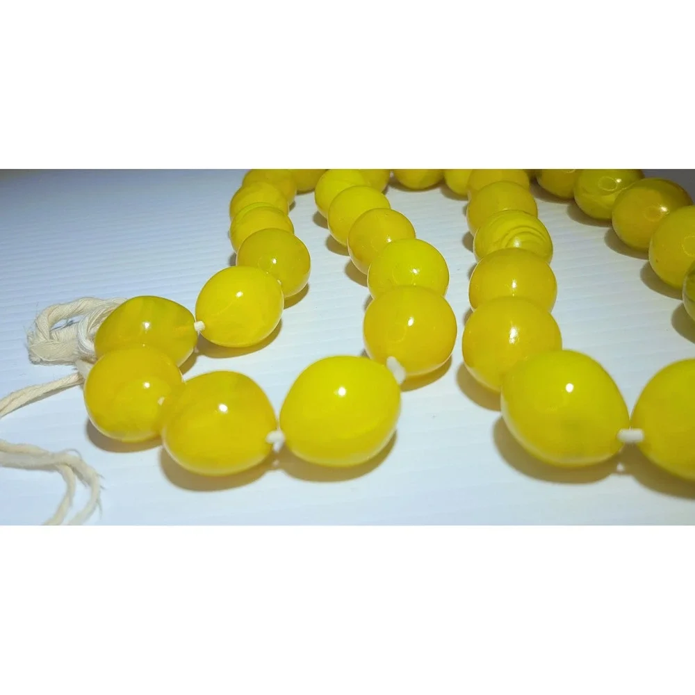 Vintage Yellow Egg Shaped Oval Venetian Glass 1